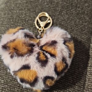 ❤️ NWT Leopard Print Heart Keychain. 4"X4"